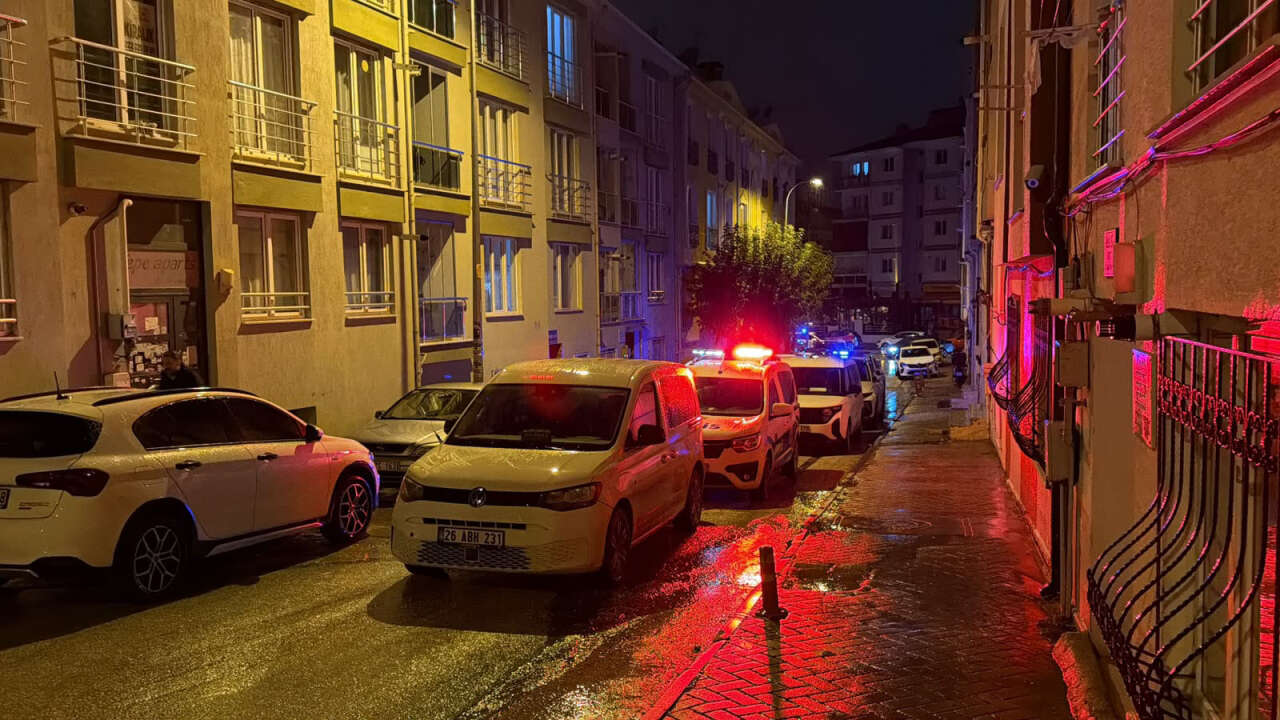 Evde kanlı kavga! Osman Koçak öldü, sevgilisi gözaltına alındı 3